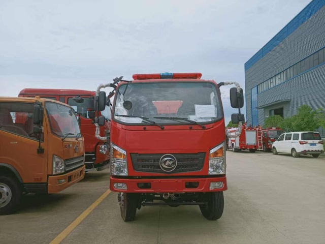 5-ton four-wheel drive fire sprinkler truck