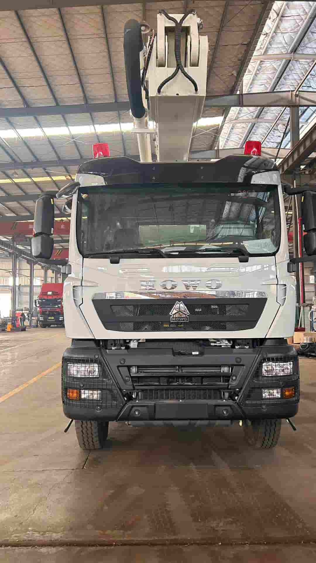 25-meter aerial fire truck