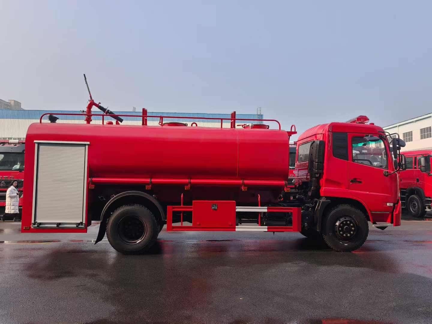 Dongfeng 12-ton foam fire truck