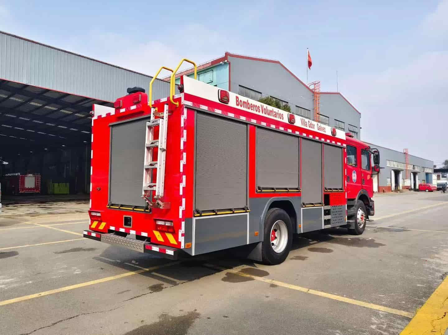 Dongfeng D9 Double-Drainage Tank Fire Truck