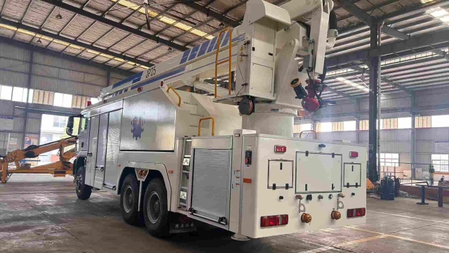 25-meter aerial fire truck