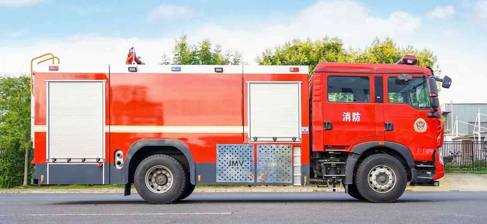 Sinotruk Howo 8 cubic meter foam fire truck
