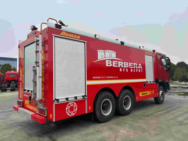 Foton fire truck with 8 cubic meter water tank and 2 cubic meter foam tank