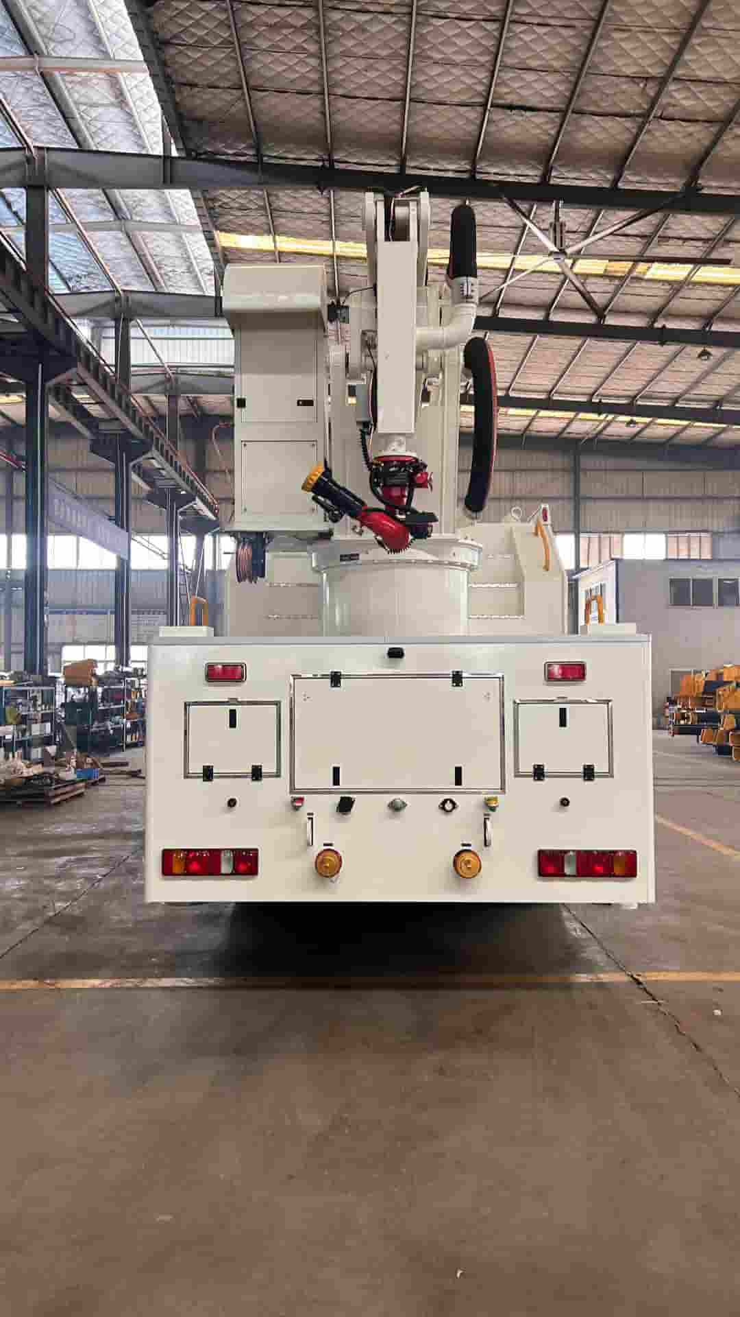 25-meter aerial fire truck