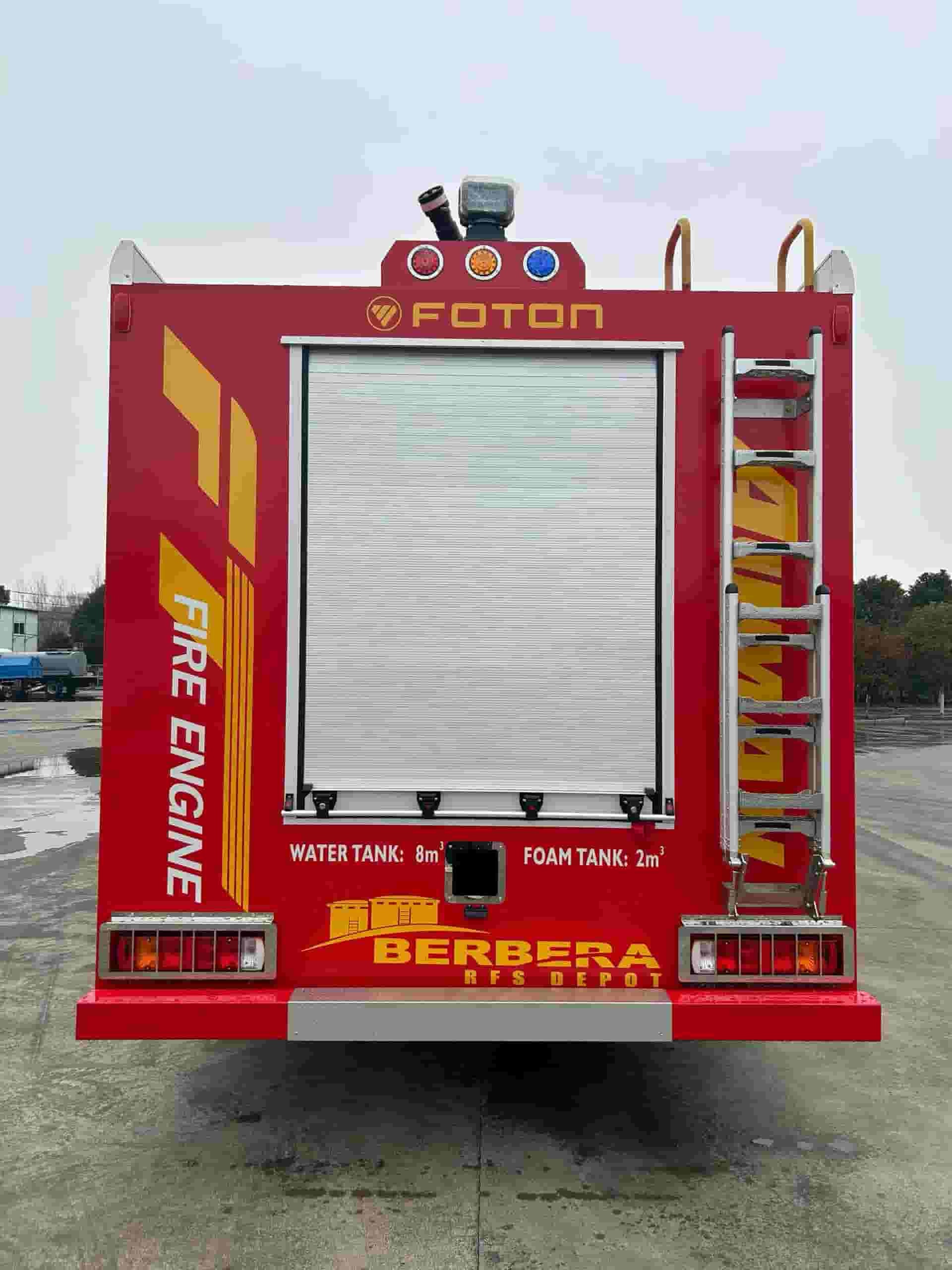 Foton fire truck with 8 cubic meter water tank and 2 cubic meter foam tank