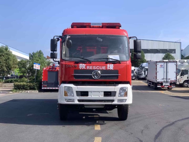 Dongfeng Tianjin rear double axle 12-ton water tanker fire truck