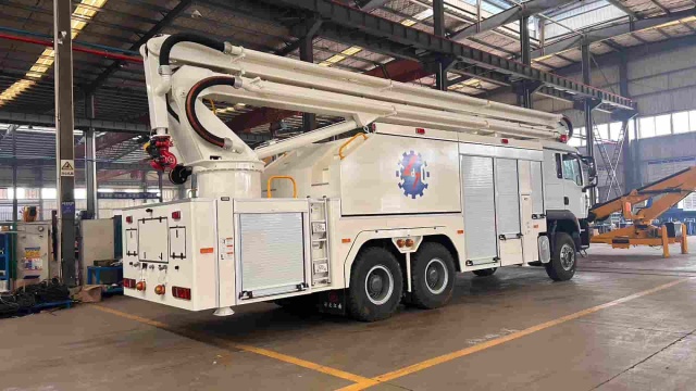 25-meter aerial fire truck