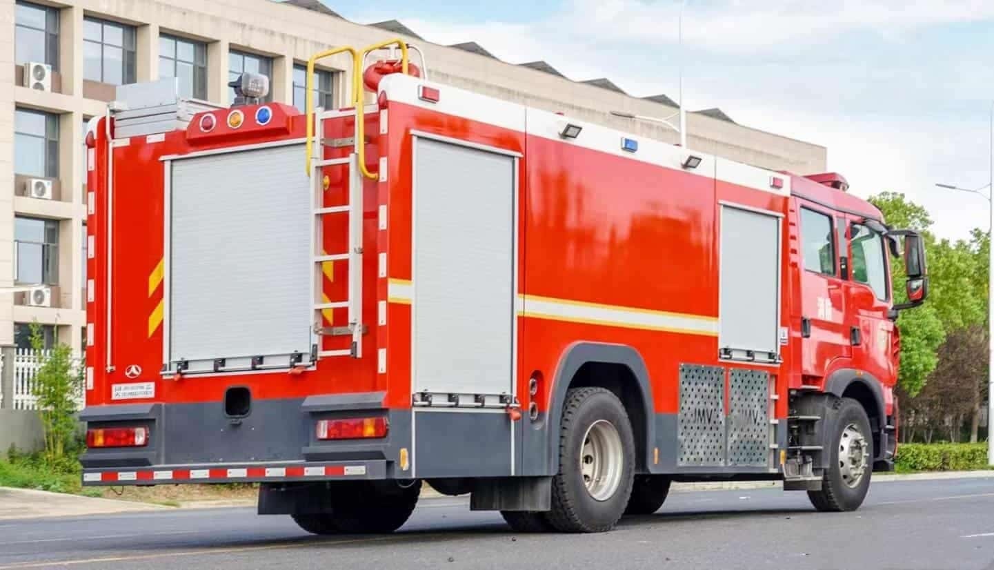Sinotruk Howo 8 cubic meter foam fire truck