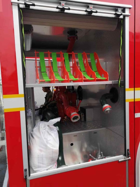 Dongfeng double-row fire truck