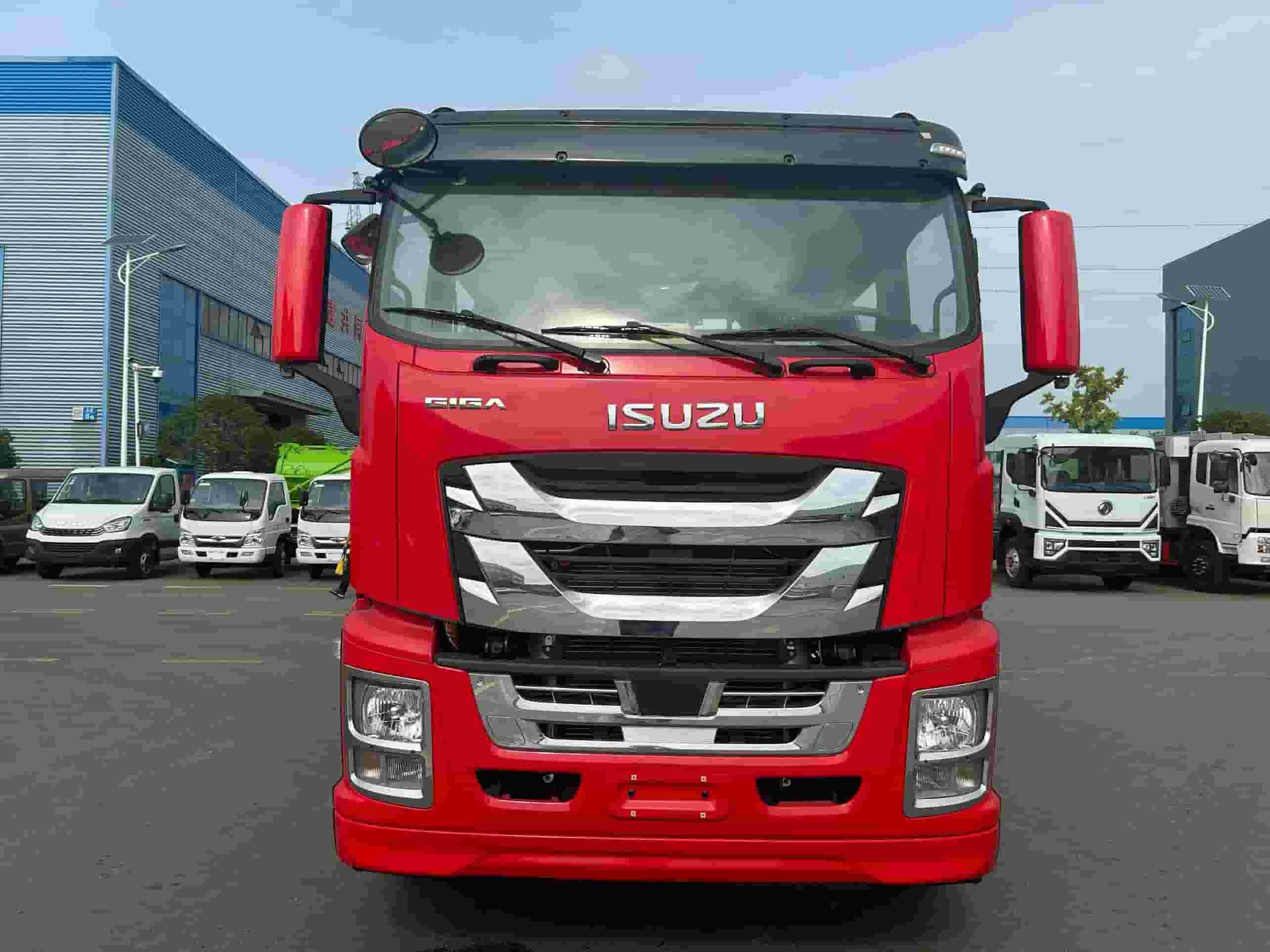 Isuzu 4×2 fire truck