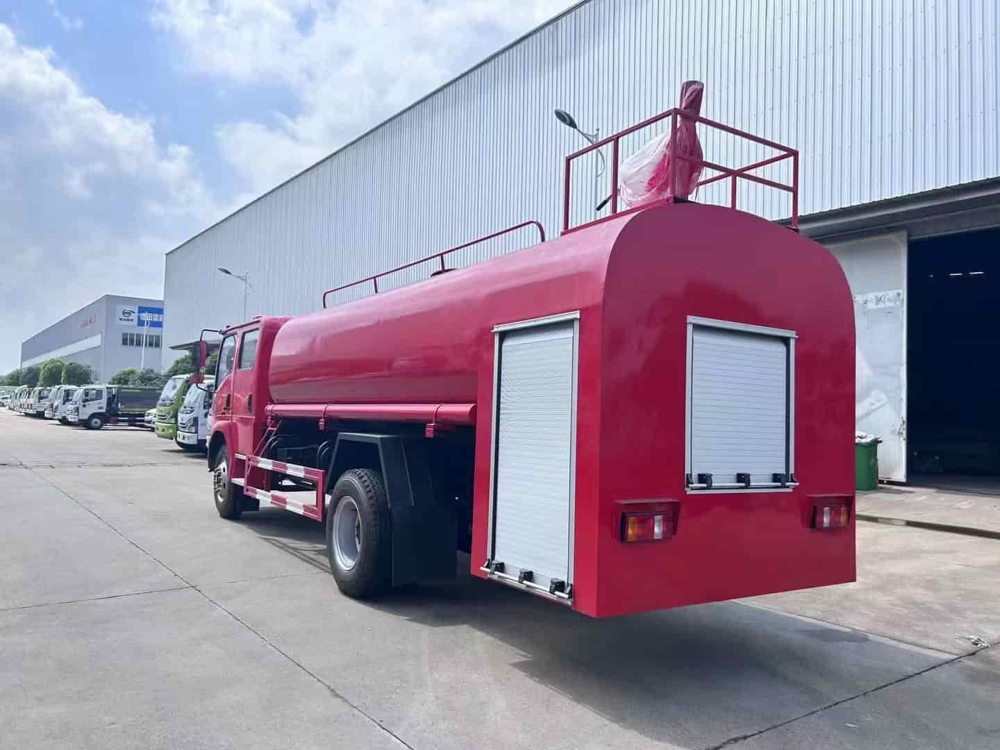 Howo light truck 10 cubic meter fire sprinkler truck