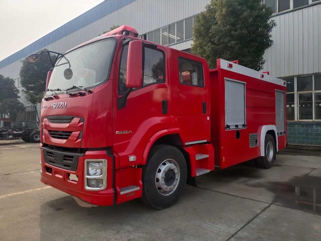 Isuzu 6 cubic meter foam fire truck