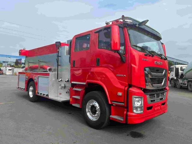 Isuzu 4×2 fire truck