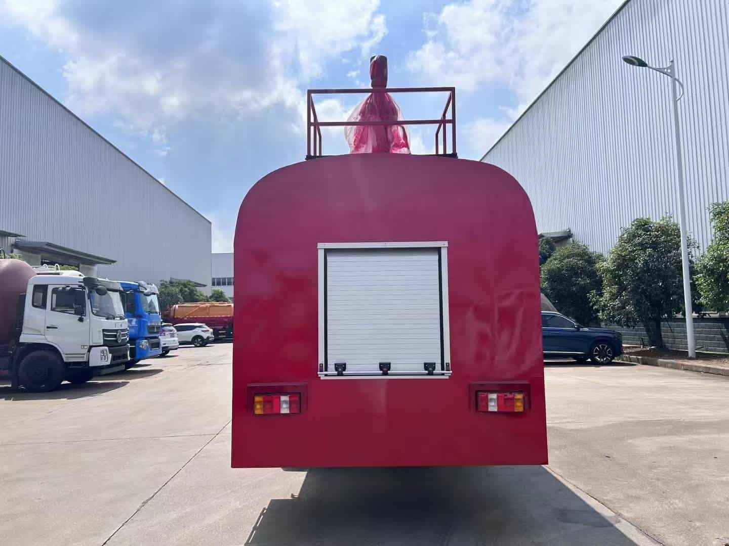 Howo light truck 10 cubic meter fire sprinkler truck