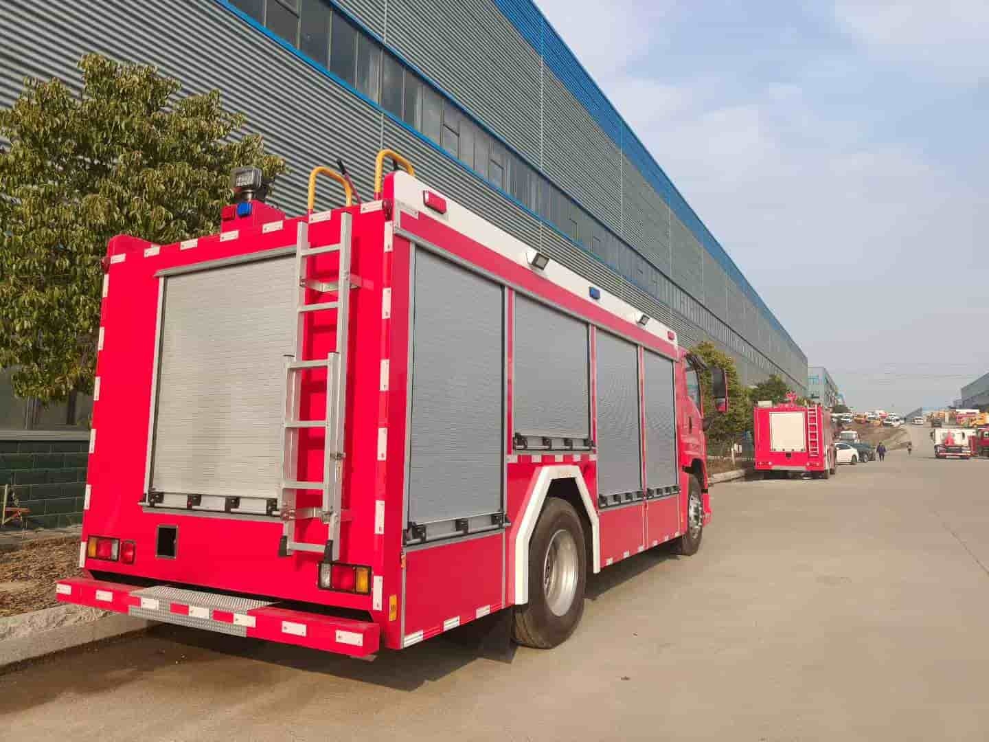 Isuzu Giant 6-ton Foam Single-row Fire Truck