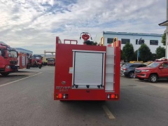 Isuzu 3-ton water tanker fire truck