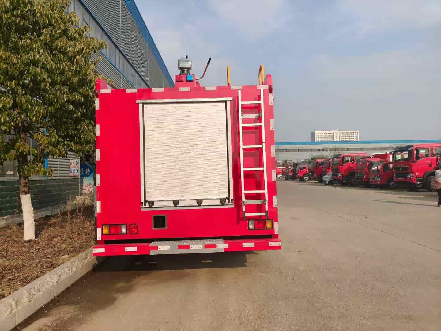 Isuzu Giant 6-ton Foam Single-row Fire Truck