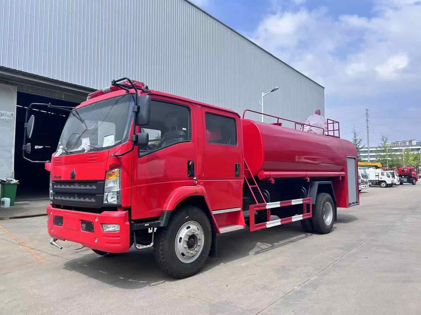 Howo light truck 10 cubic meter fire sprinkler truck