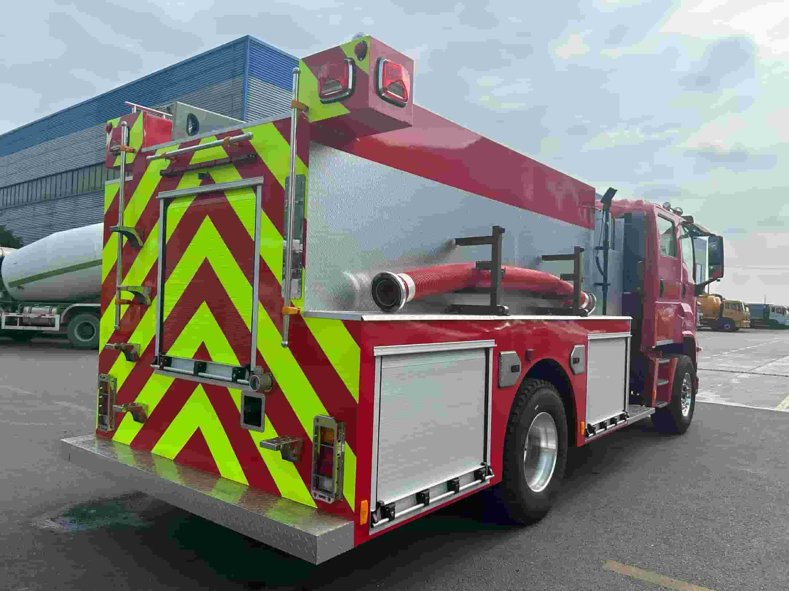 Isuzu 4×2 fire truck