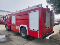 Isuzu 6 cubic meter foam fire truck