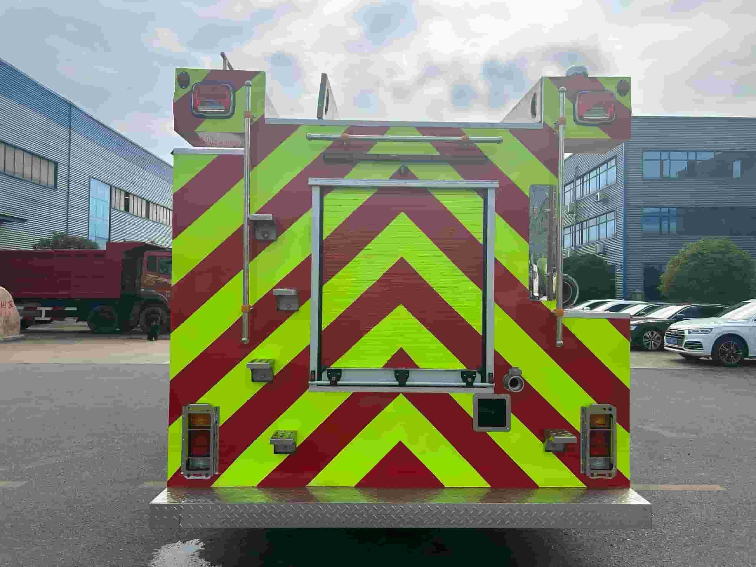 Isuzu 4×2 fire truck