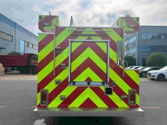 Isuzu 4×2 fire truck