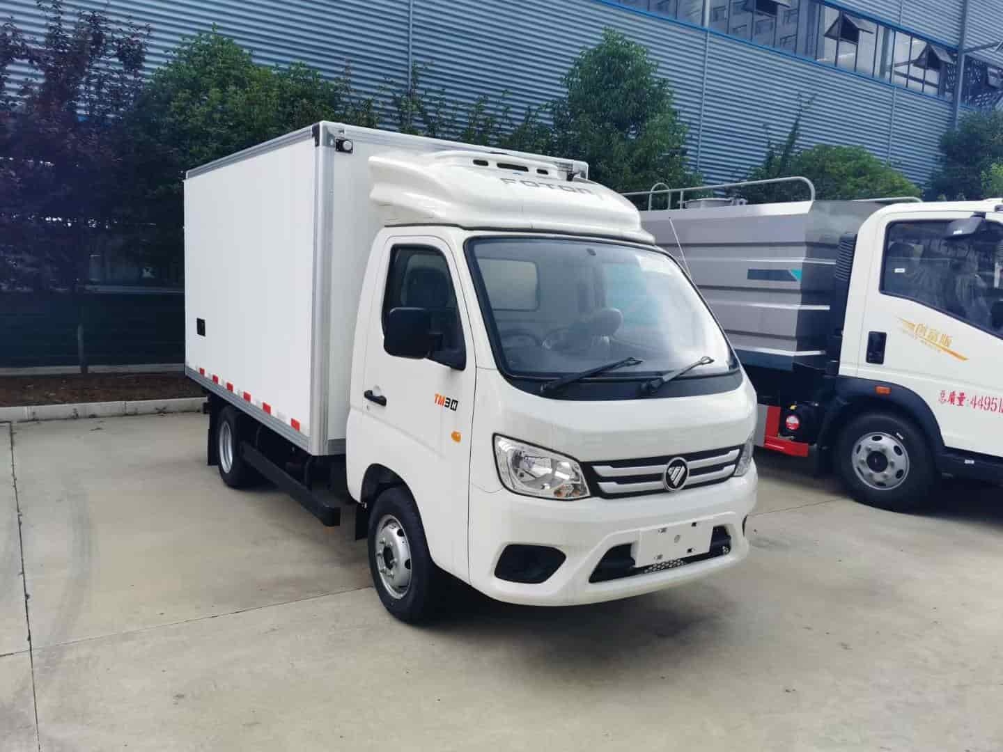 Foton Xiangling 2-ton refrigerated truck