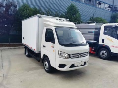 Foton Xiangling 2-ton refrigerated truck