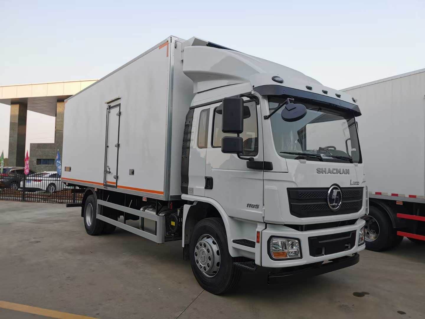 SHACMAN Automobile 4X2 15-ton refrigerated truck