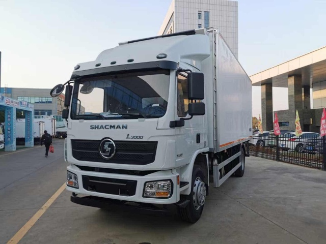 SHACMAN Automobile 4X2 15-ton refrigerated truck