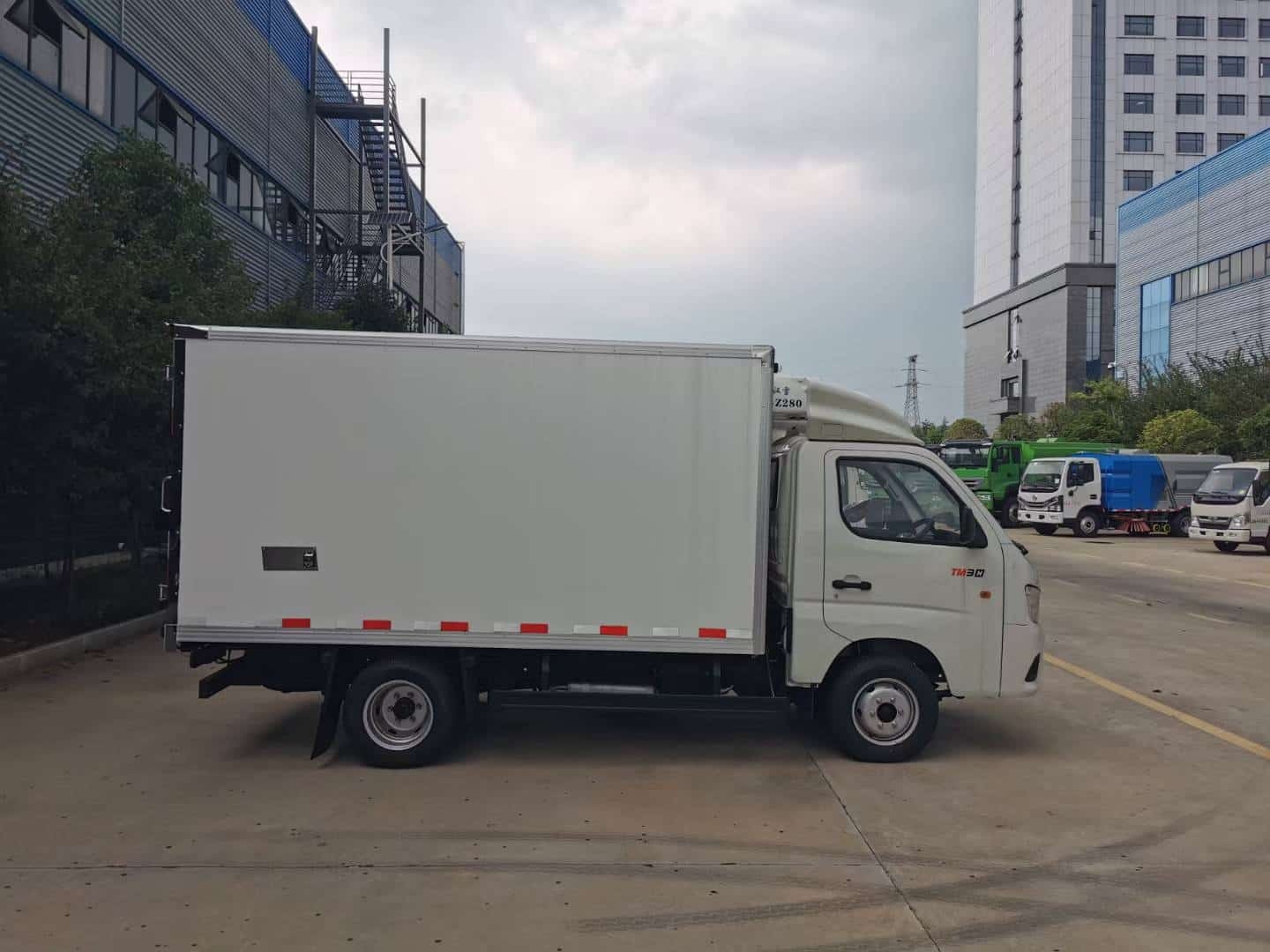 Foton Xiangling 2-ton refrigerated truck