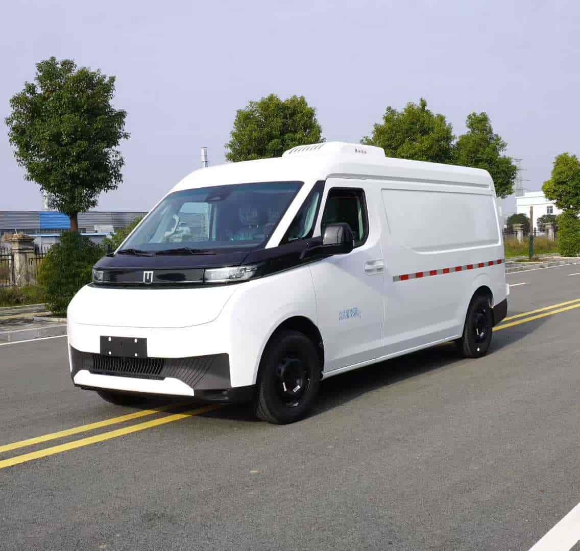 Geely Refrigerated Minivan