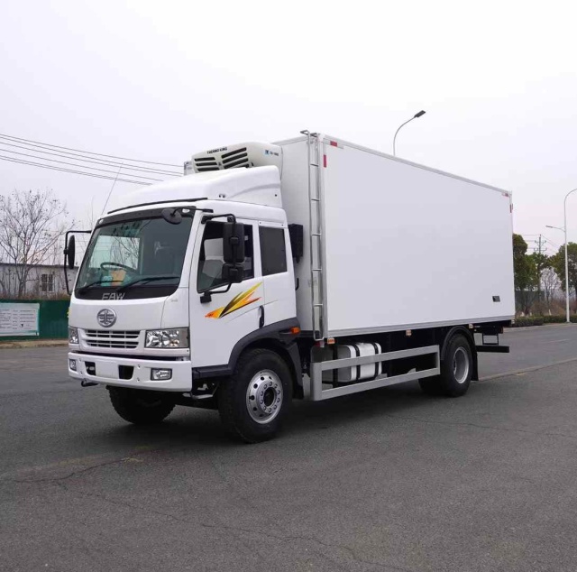 Jiefang Extended Cab Refrigerated Truck