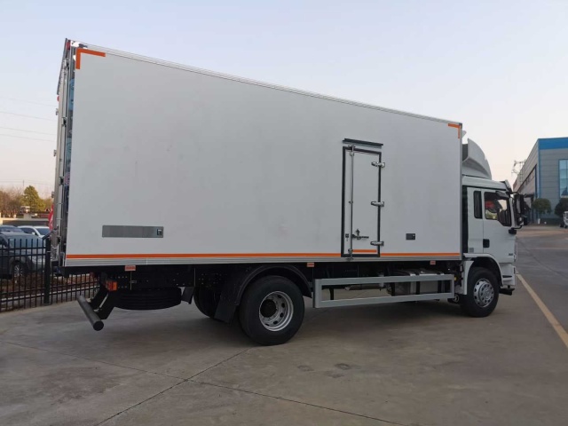 SHACMAN Automobile 4X2 15-ton refrigerated truck