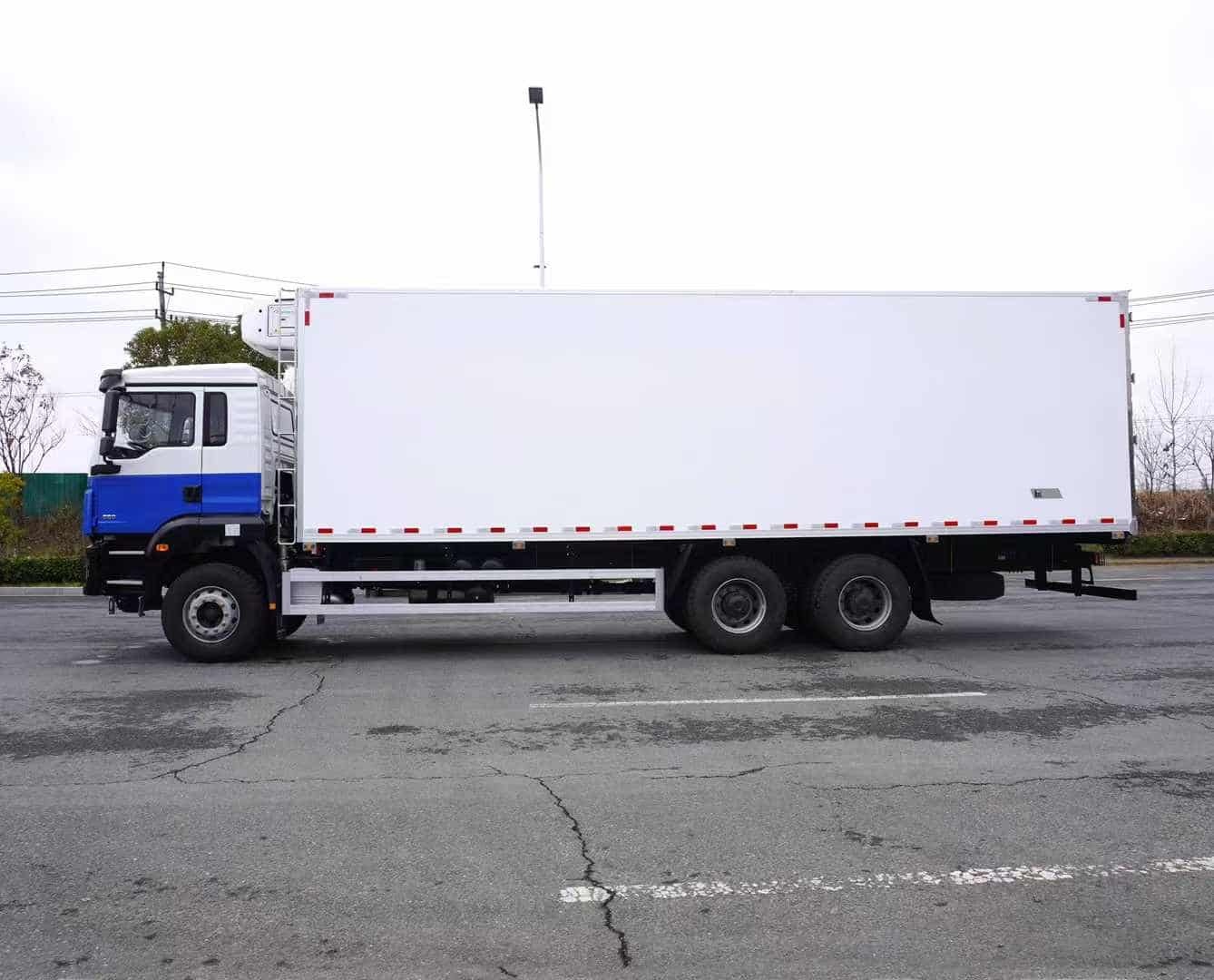 SHACMAN H3000 6×4 Refrigerated Truck