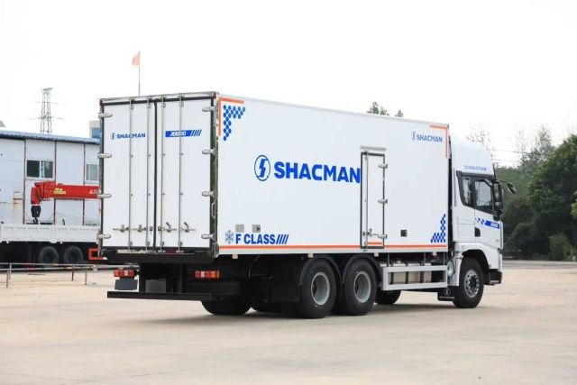 SHACMAN X3000 4×2 Refrigerated Truck