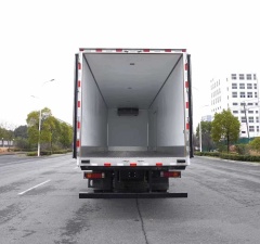 SHACMAN H3000 6×4 Refrigerated Truck