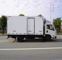 Jiangling (Zhongti) Refrigerated Truck