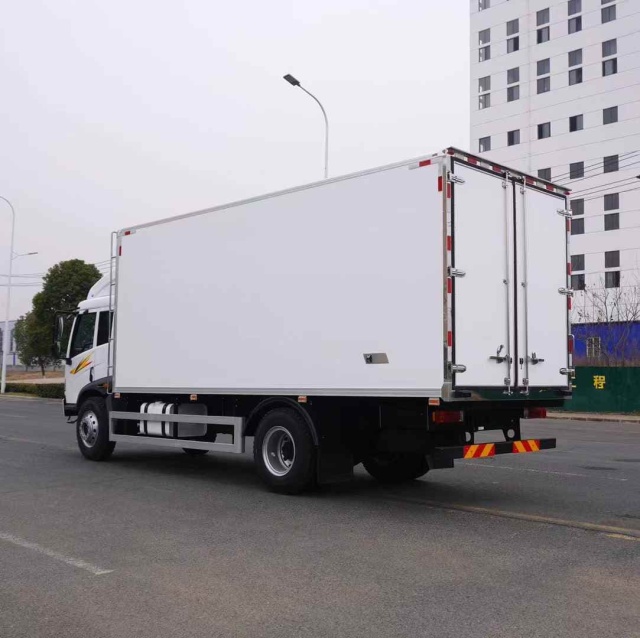 Jiefang Extended Cab Refrigerated Truck