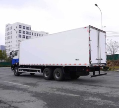 SHACMAN H3000 6×4 Refrigerated Truck