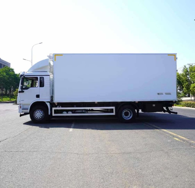 SHACMAN Delong L3000 4×2 Refrigerated Truck