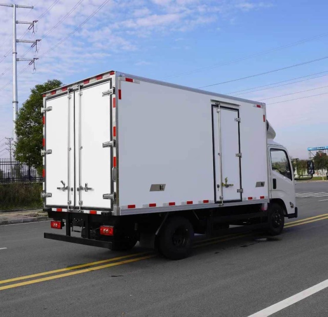 Jiangling (Zhongti) Refrigerated Truck