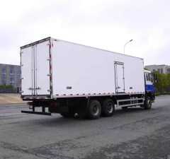 SHACMAN H3000 6×4 Refrigerated Truck