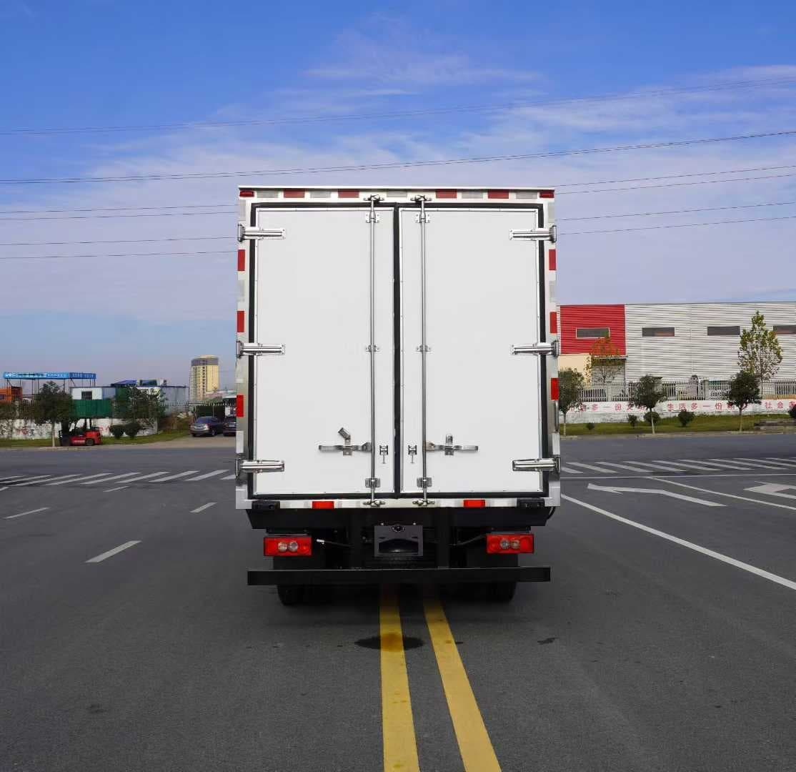 Jiangling (Zhongti) Refrigerated Truck