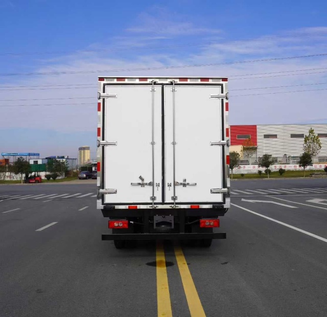Jiangling (Zhongti) Refrigerated Truck