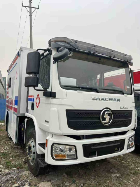 SHACMAN L3000 4×2 Ambulance