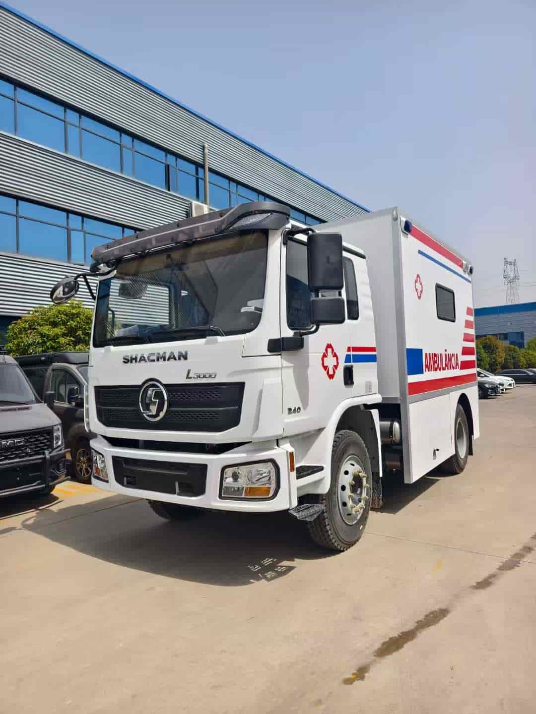SHACMAN mobile ambulance