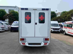 Pickup truck mobile ambulance