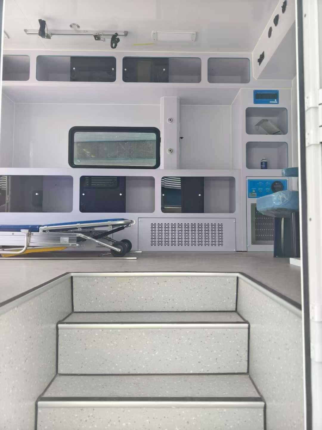 SHACMAN mobile ambulance