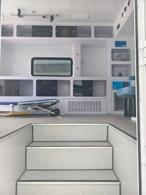 SHACMAN mobile ambulance